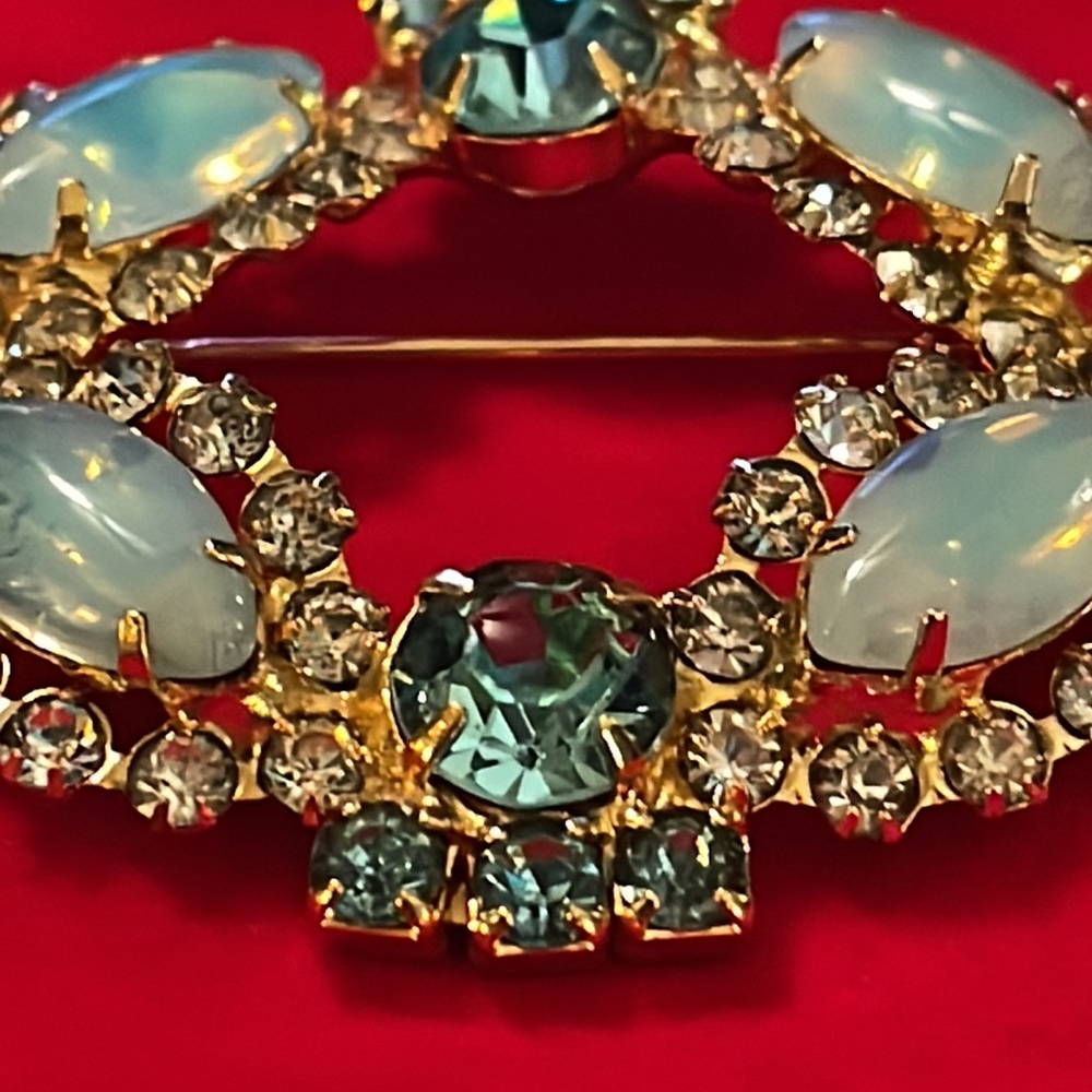 Brooch - Picture 3 of 5